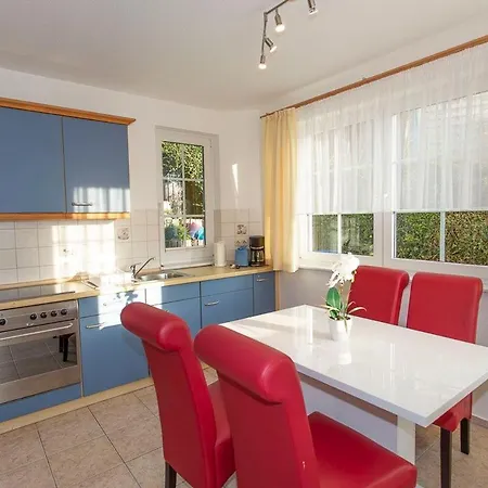 Apartment Haus Dornroeschen 45107 Goehren (Ruegen)