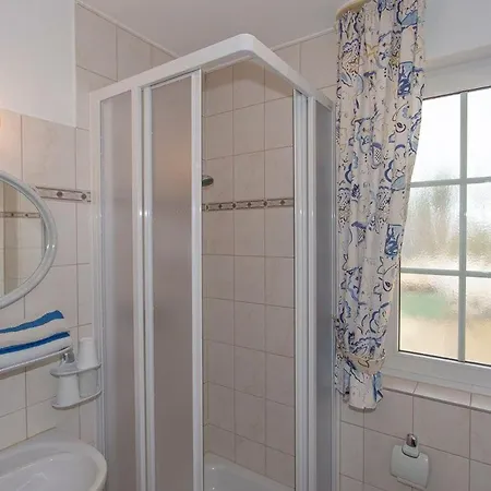 Haus Dornroeschen 45107 Lägenhet Goehren (Ruegen)