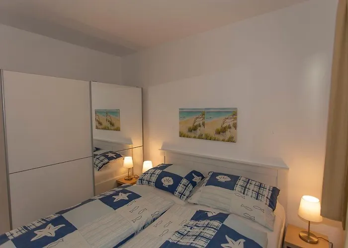 Appartement Haus Dornroeschen 45107 Goehren (Ruegen)